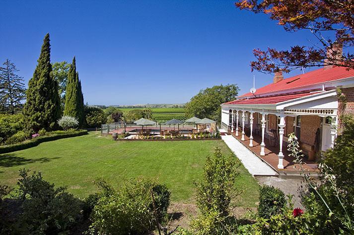 Hotel Ugbrooke Country Estate Lower Dashwood Exterior foto